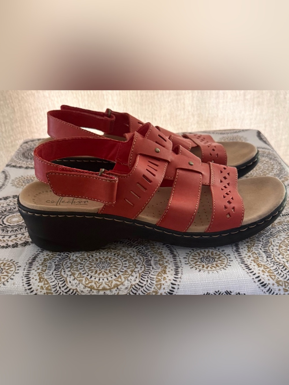 Clarks Collection Lexi Qwin Sandals Size 10 Low Wedge Coral Comfort Cushion